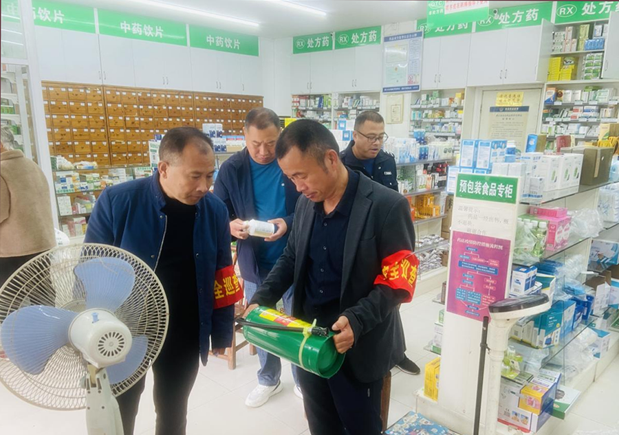 护航“双节” 潜江开展节前预包装食品批发专项检查